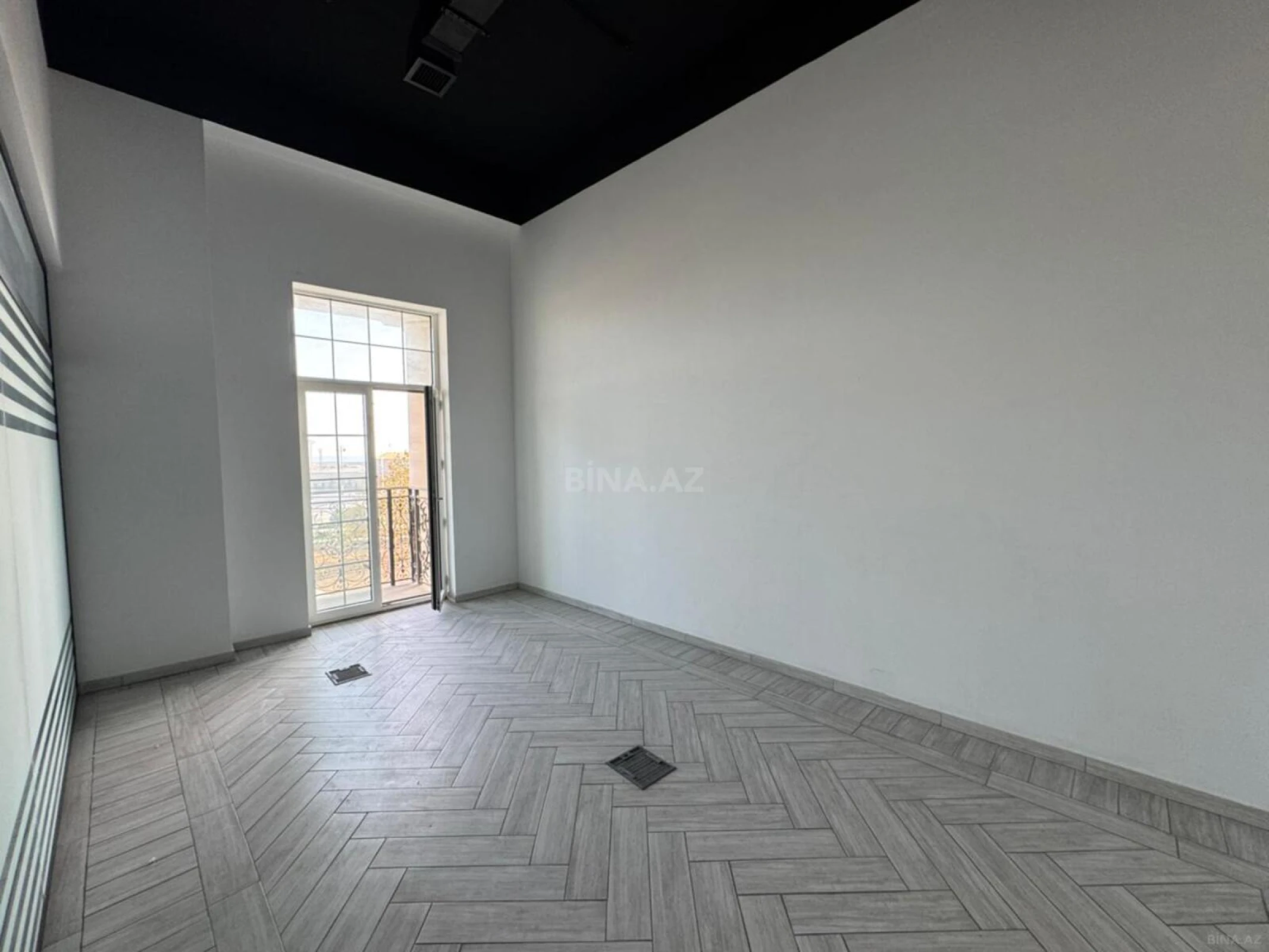 Satılır 4 otaqlı mənzil 120 m²