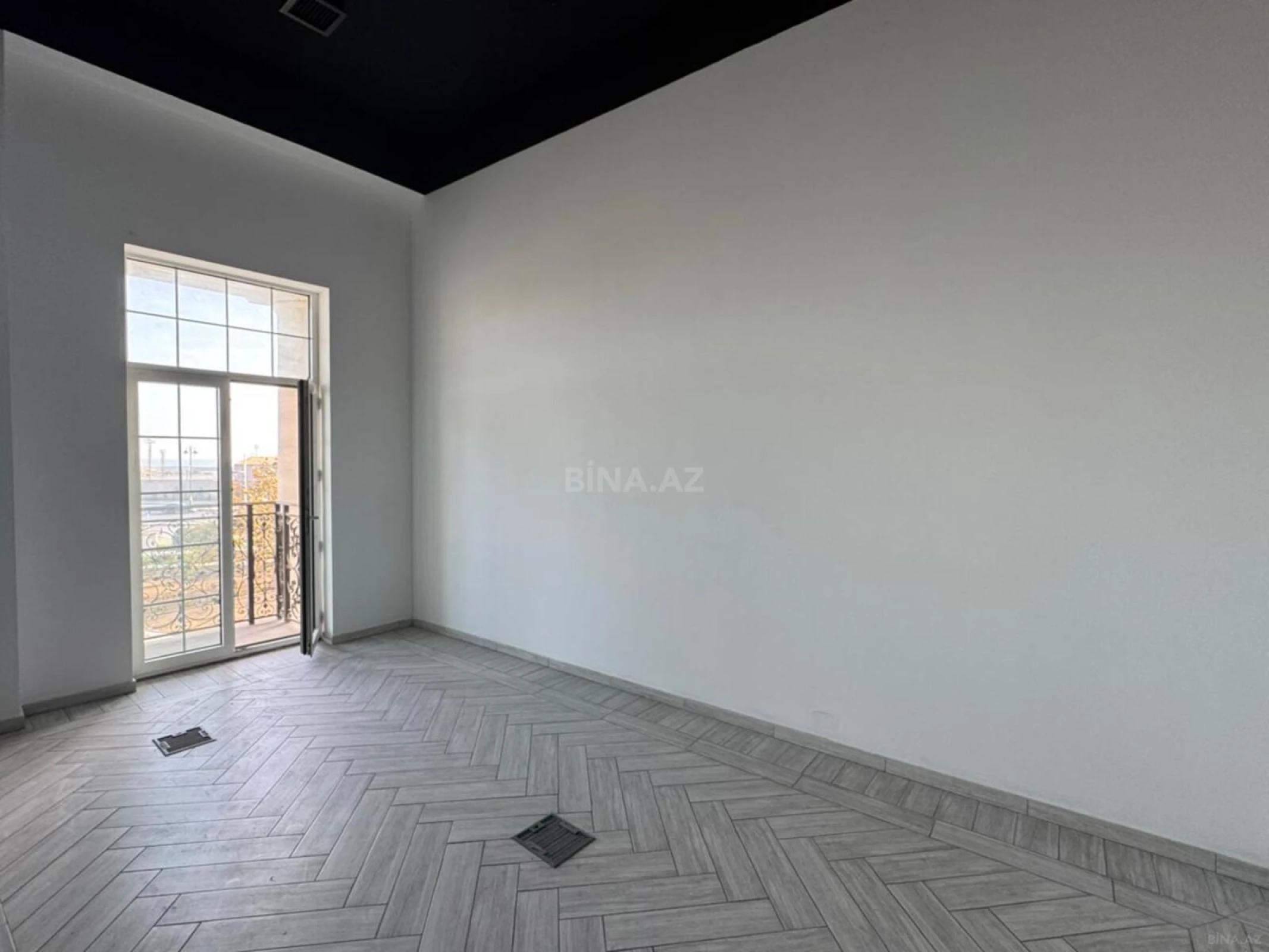 Satılır 4 otaqlı mənzil 120 m²