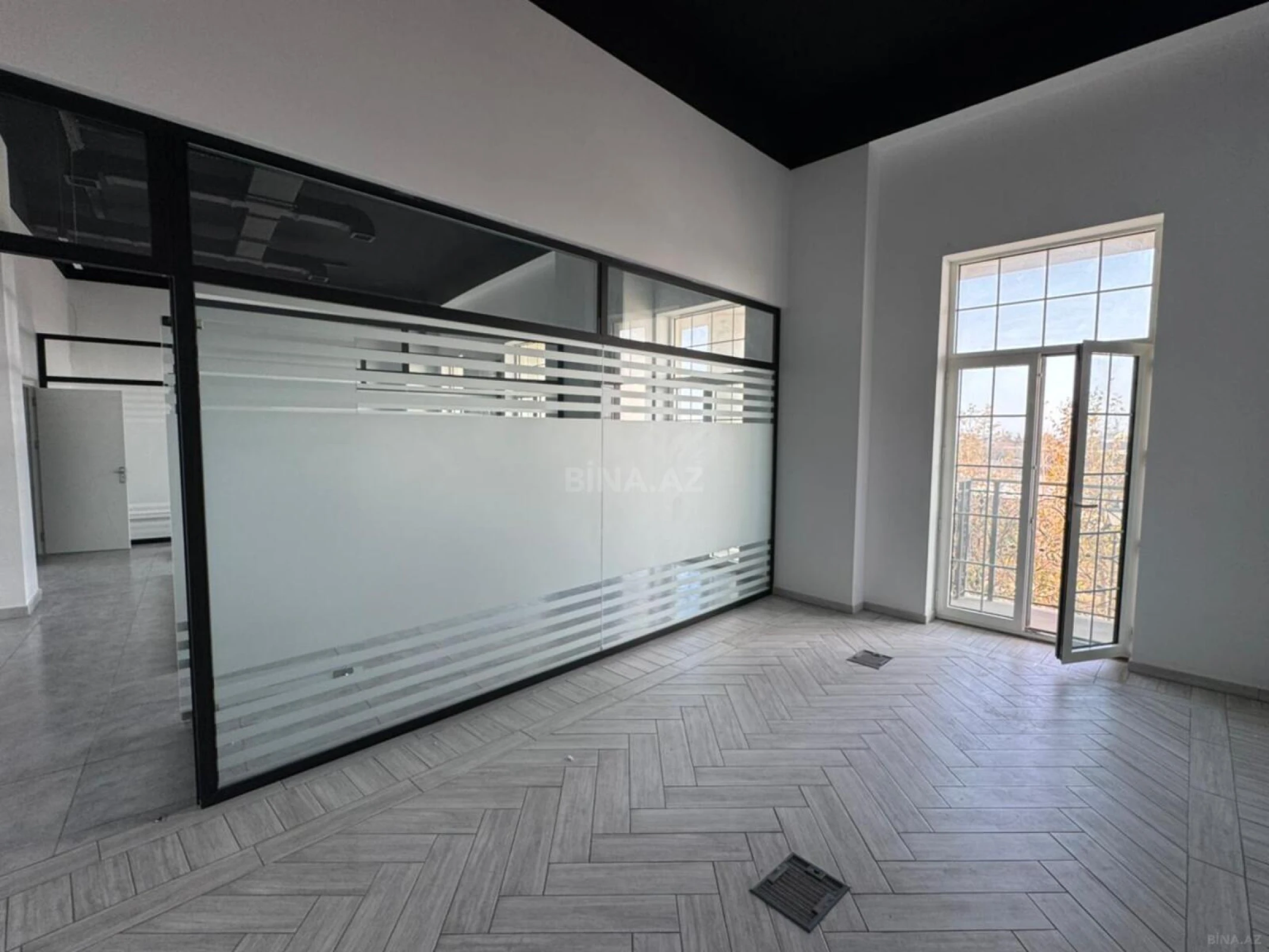 Satılır 4 otaqlı mənzil 120 m²