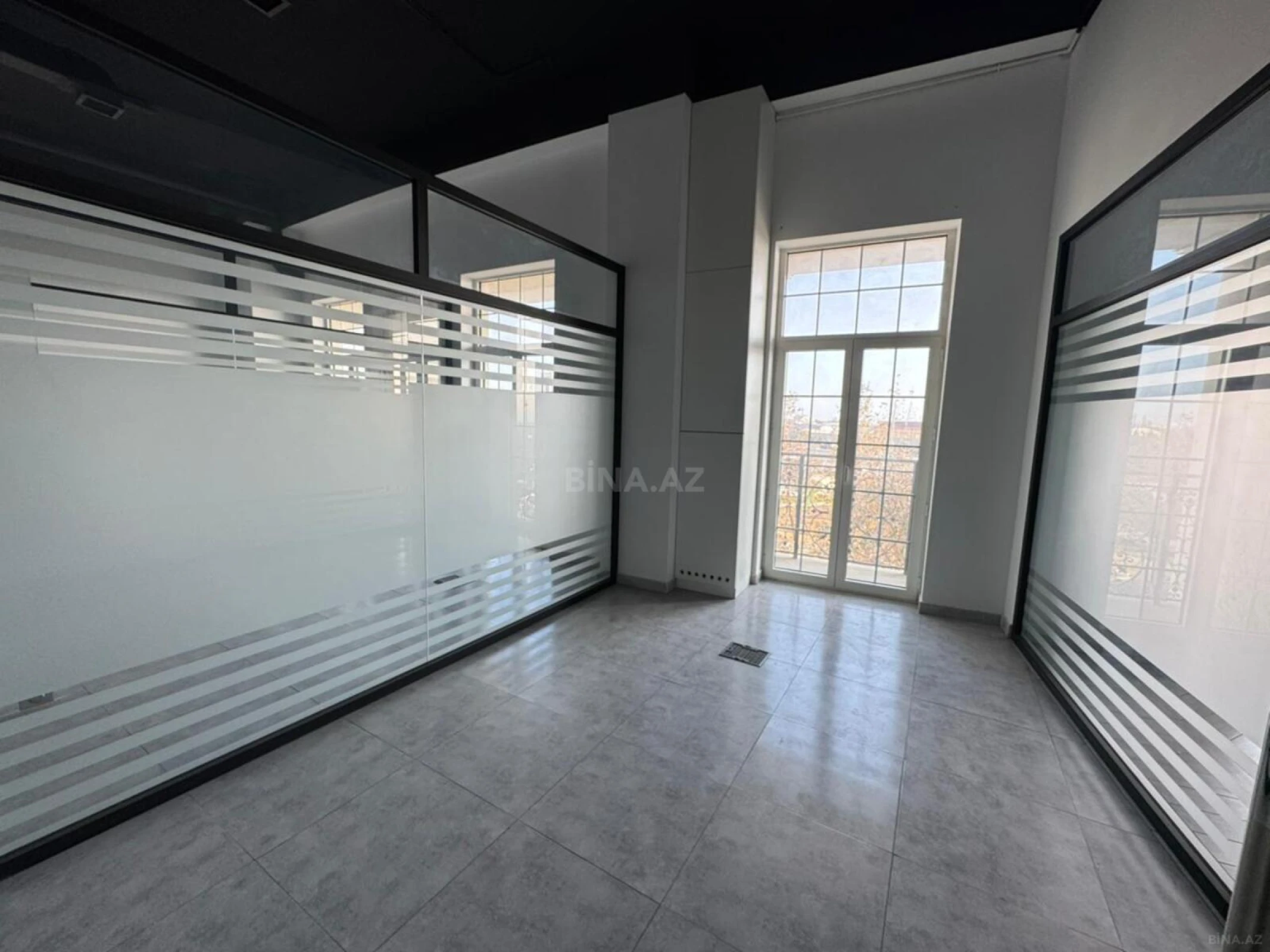 Satılır 4 otaqlı mənzil 120 m²
