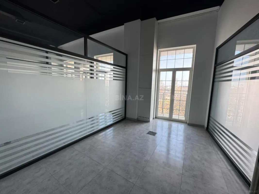 Satılır 4 otaqlı mənzil 120 m²