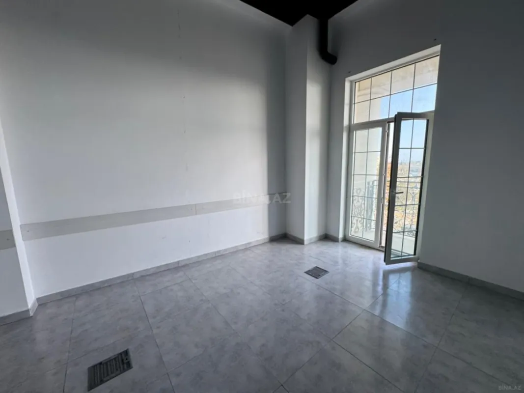 Satılır 4 otaqlı mənzil 120 m²