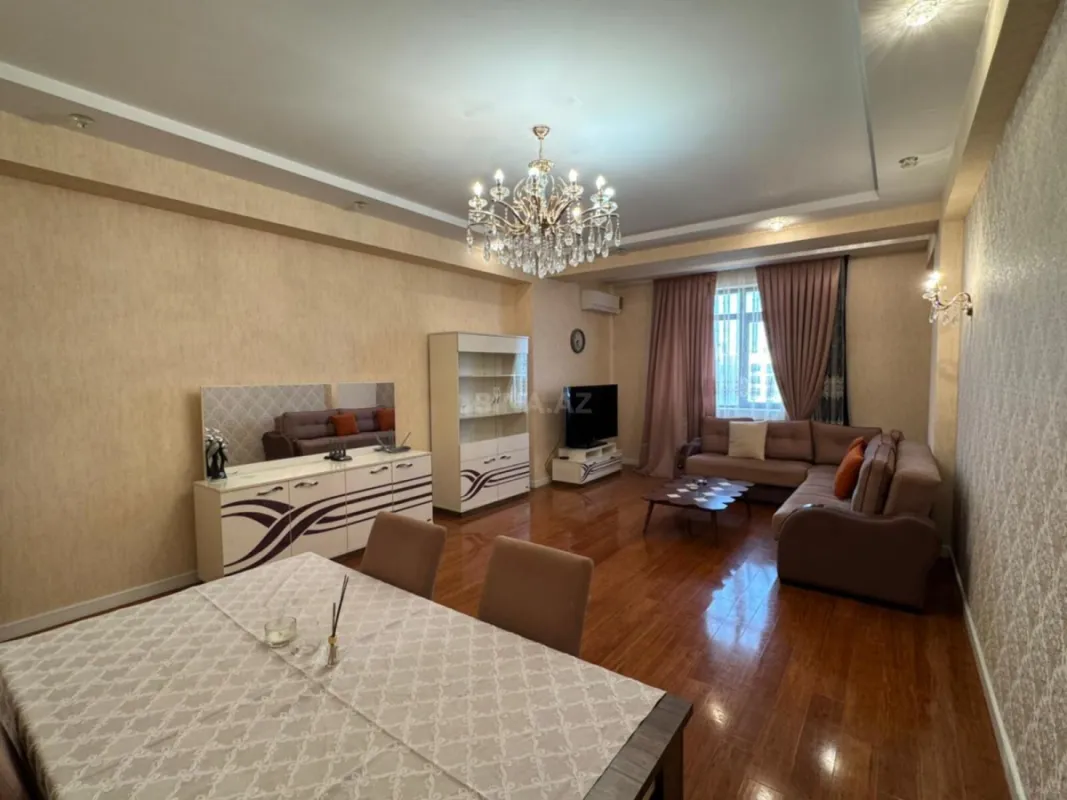 Satılır 4 otaqlı mənzil 185 m²