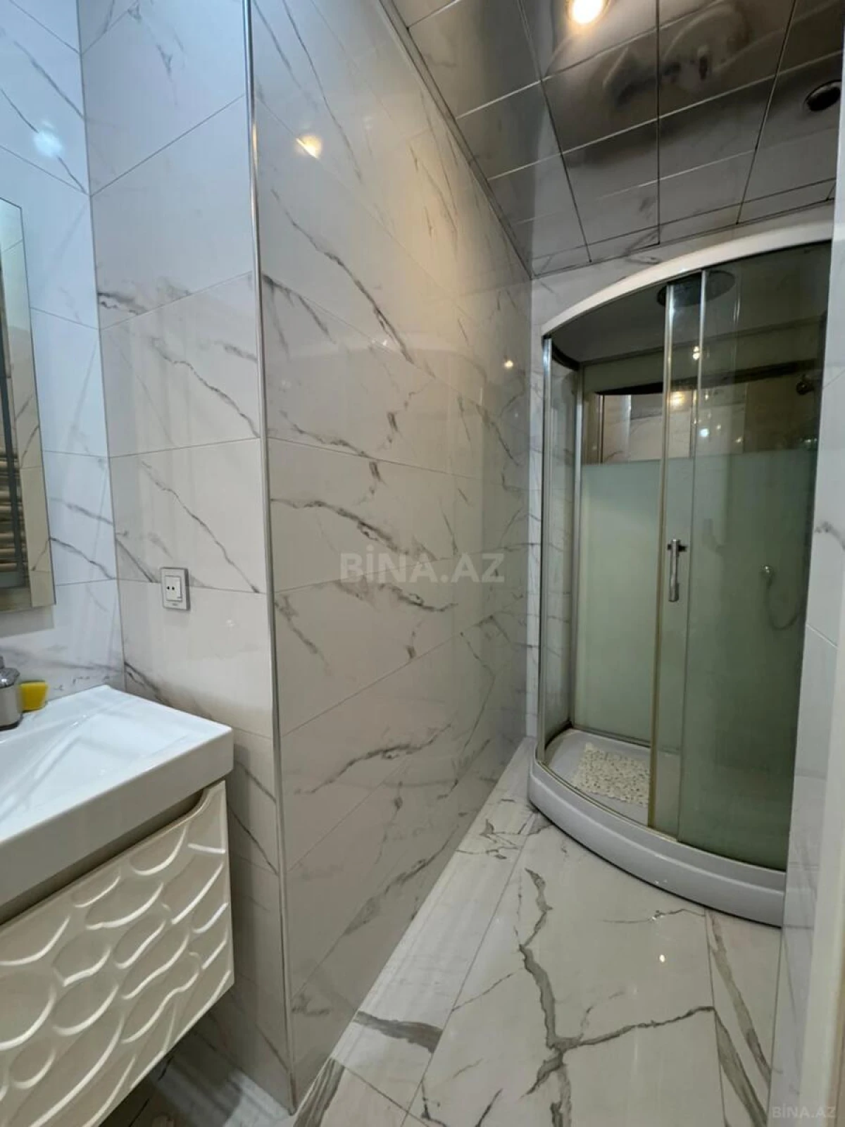 Satılır 4 otaqlı mənzil 185 m²