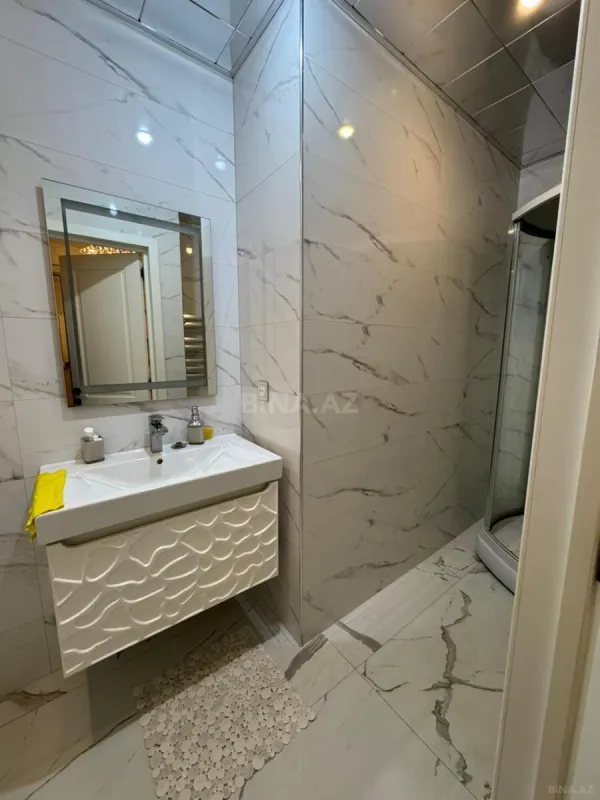 Satılır 4 otaqlı mənzil 185 m²