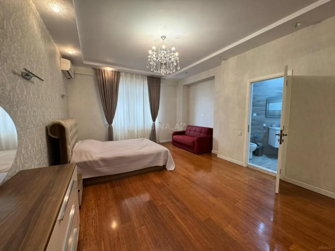 Satılır 4 otaqlı mənzil 185 m²
