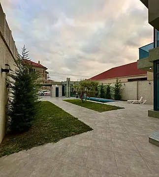 Kirayə verilir 5 otaqlı həyət evi 300 m²