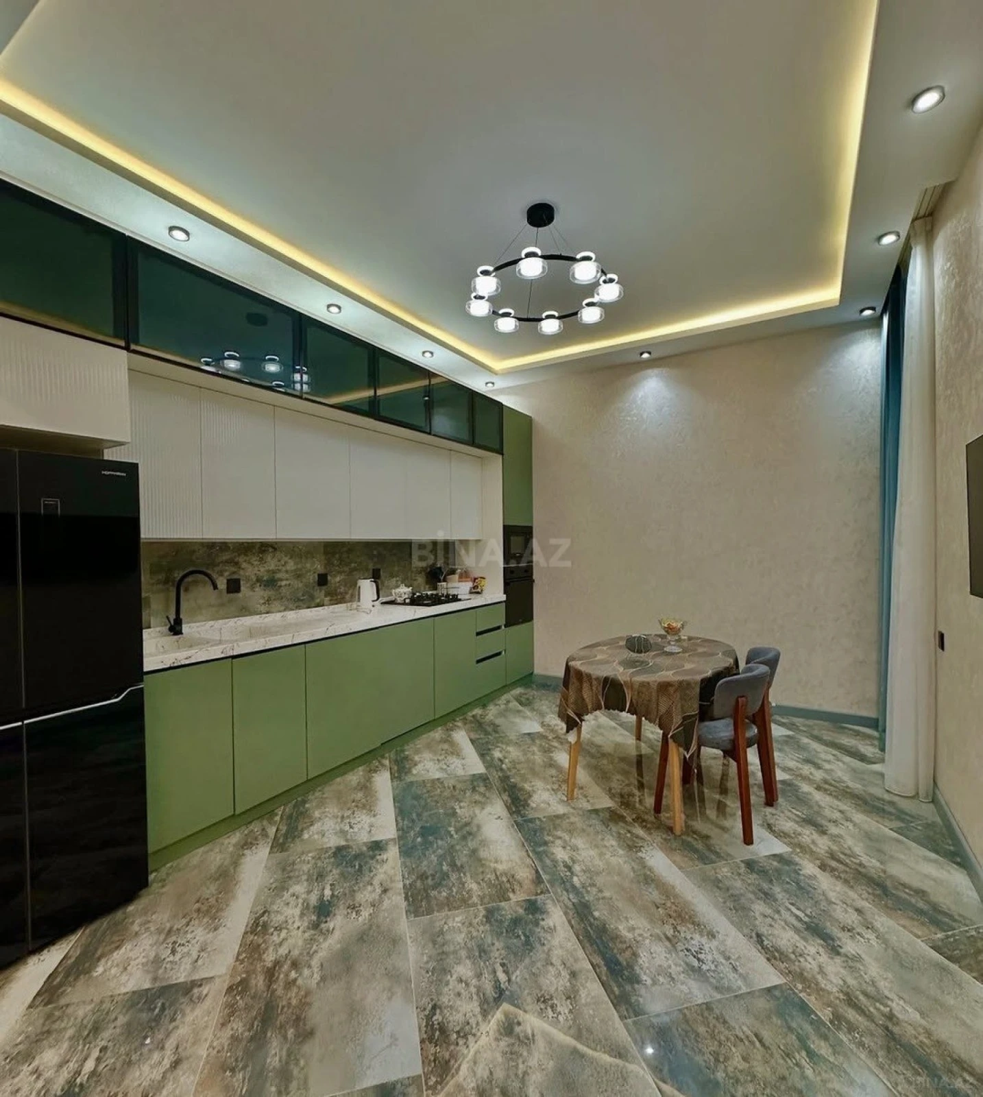 Kirayə verilir 5 otaqlı həyət evi 300 m²