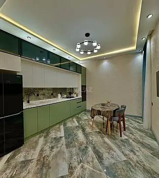 Kirayə verilir 5 otaqlı həyət evi 300 m²