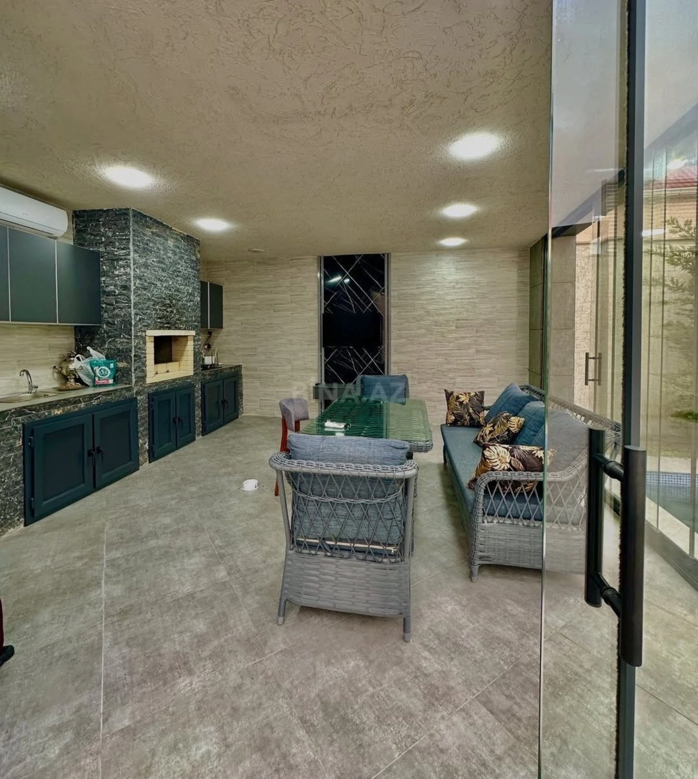 Kirayə verilir 5 otaqlı həyət evi 300 m²