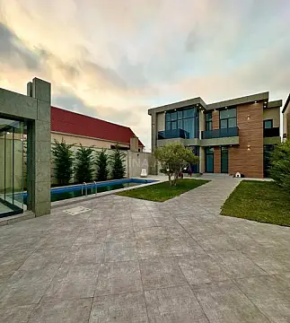 Kirayə verilir 5 otaqlı həyət evi 300 m²