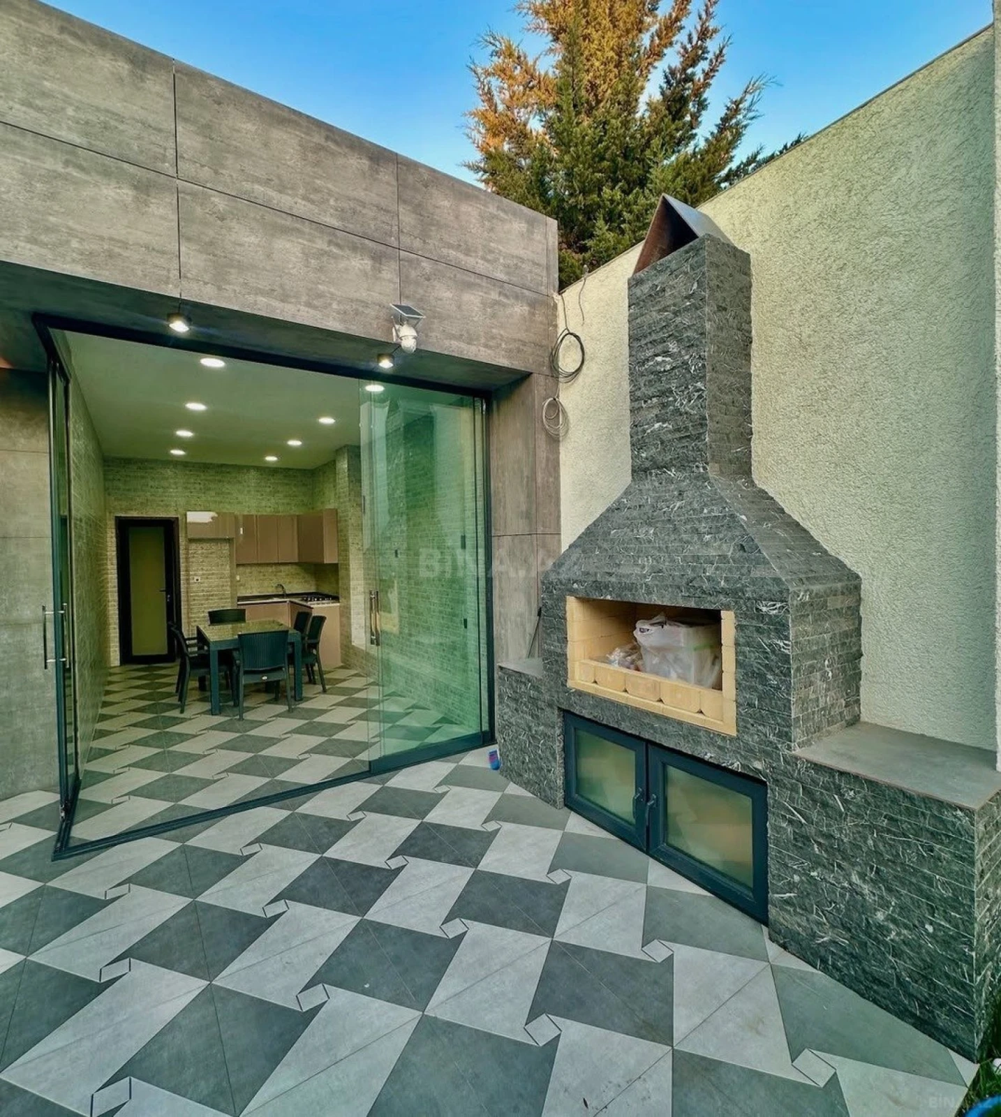 Kirayə verilir 4 otaqlı həyət evi 300 m²