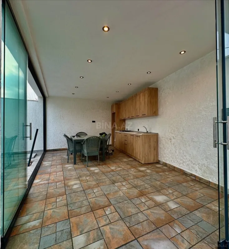 Kirayə verilir 4 otaqlı həyət evi 250 m²