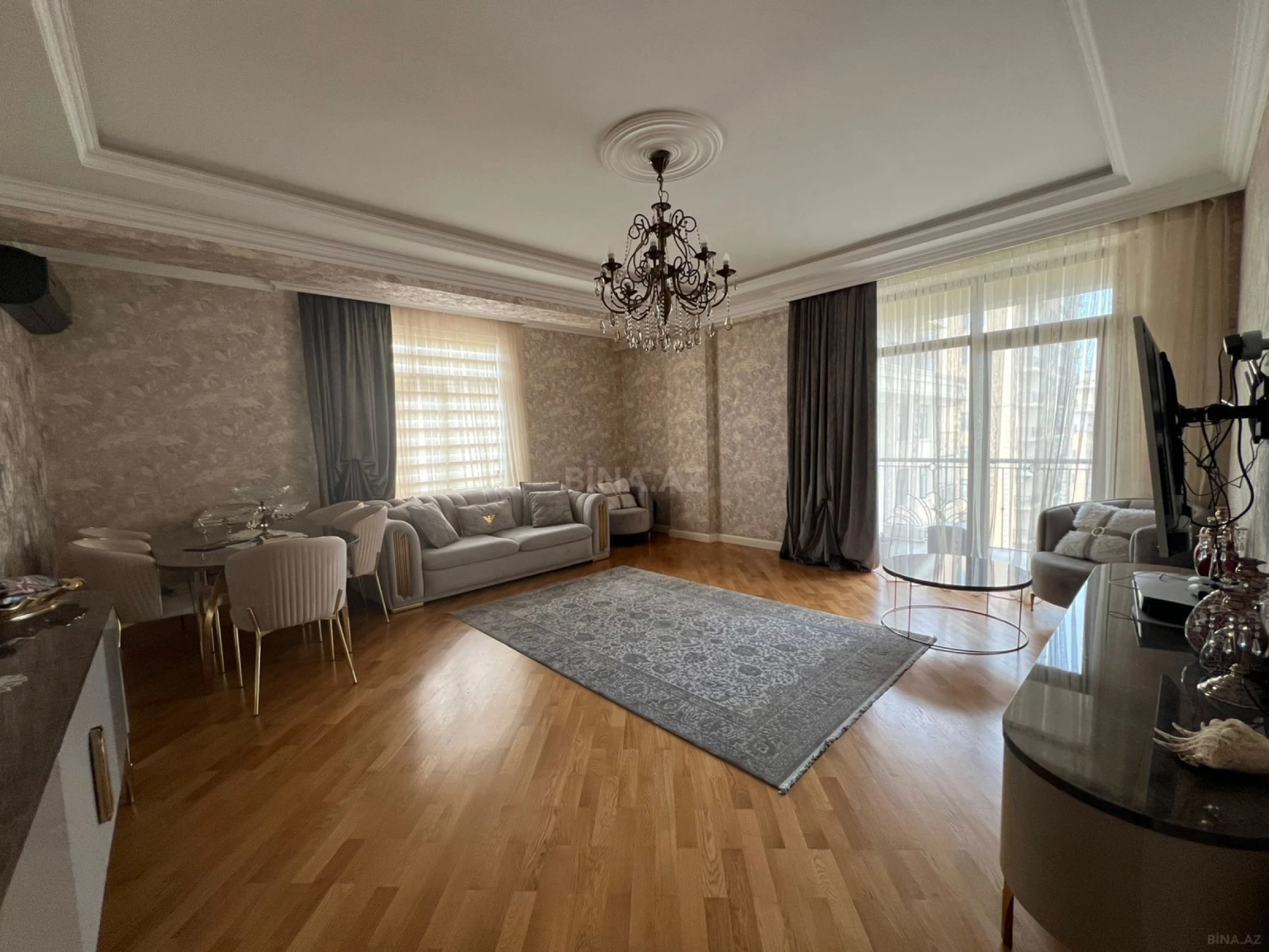 Satılır 3 otaqlı mənzil 117 m²