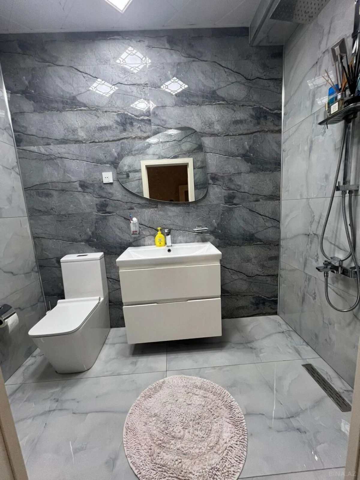 Satılır 3 otaqlı mənzil 117 m²
