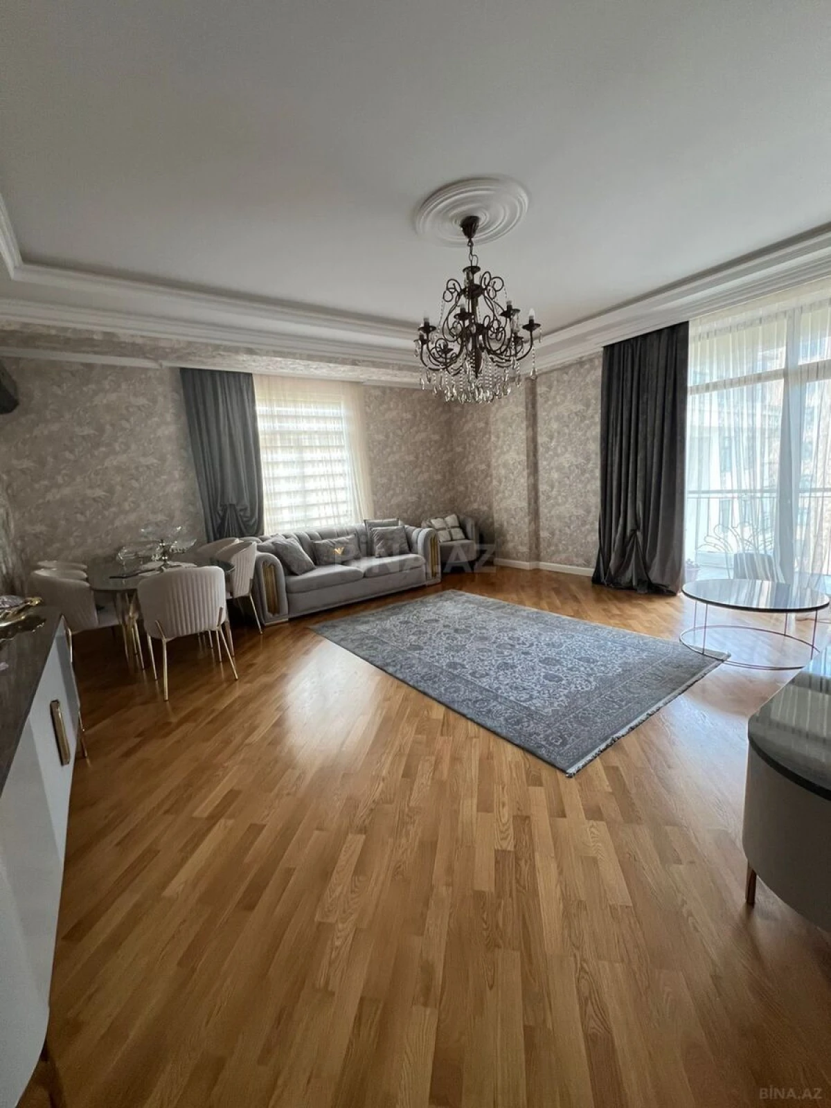 Satılır 3 otaqlı mənzil 117 m²