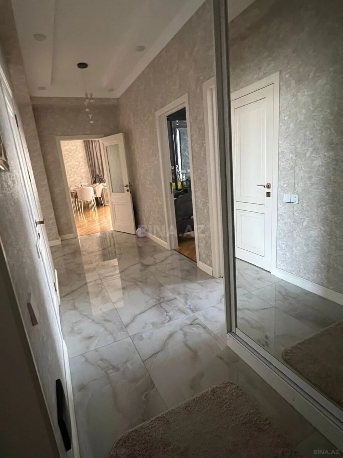 Satılır 3 otaqlı mənzil 117 m²
