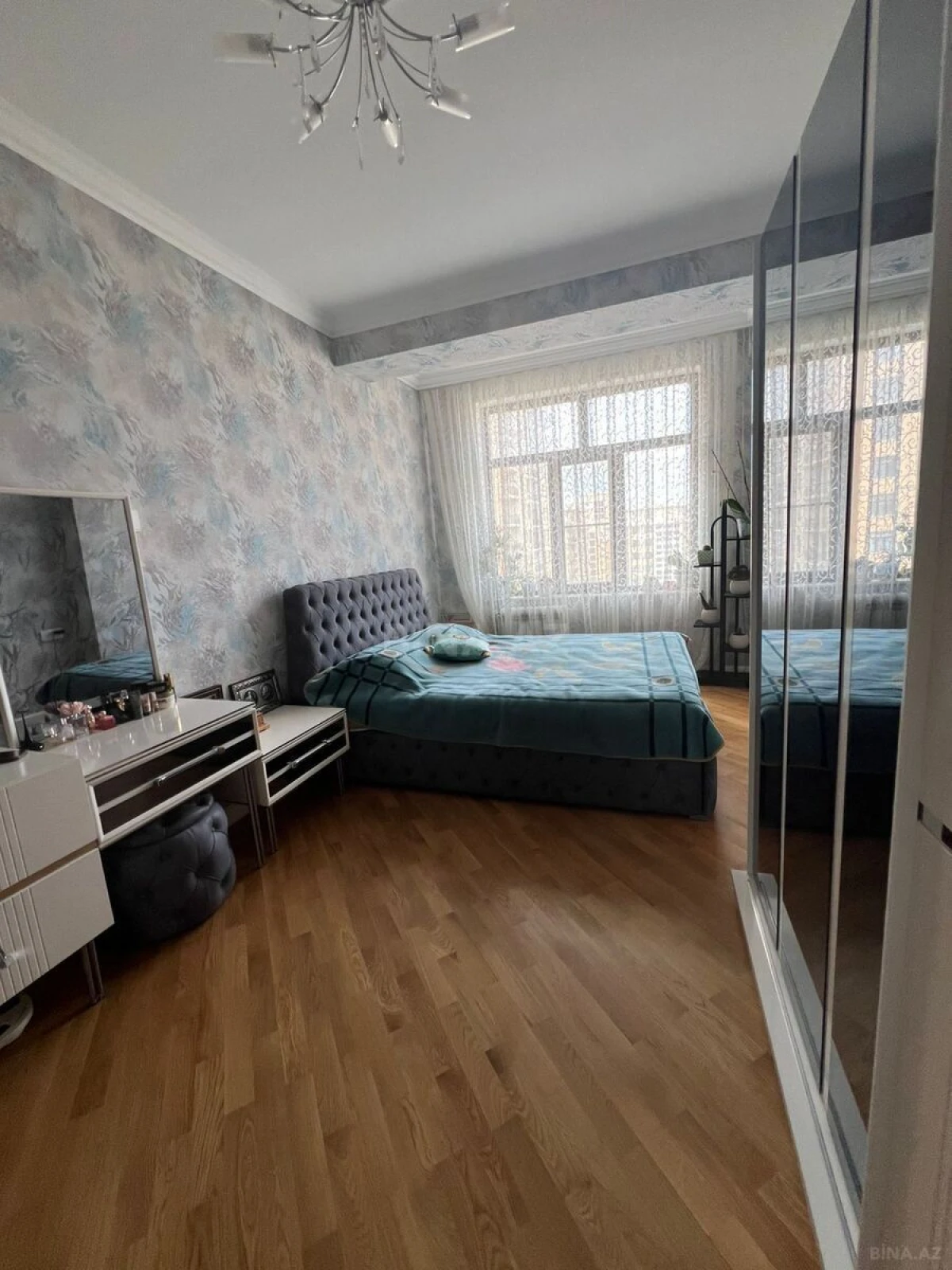 Satılır 3 otaqlı mənzil 117 m²