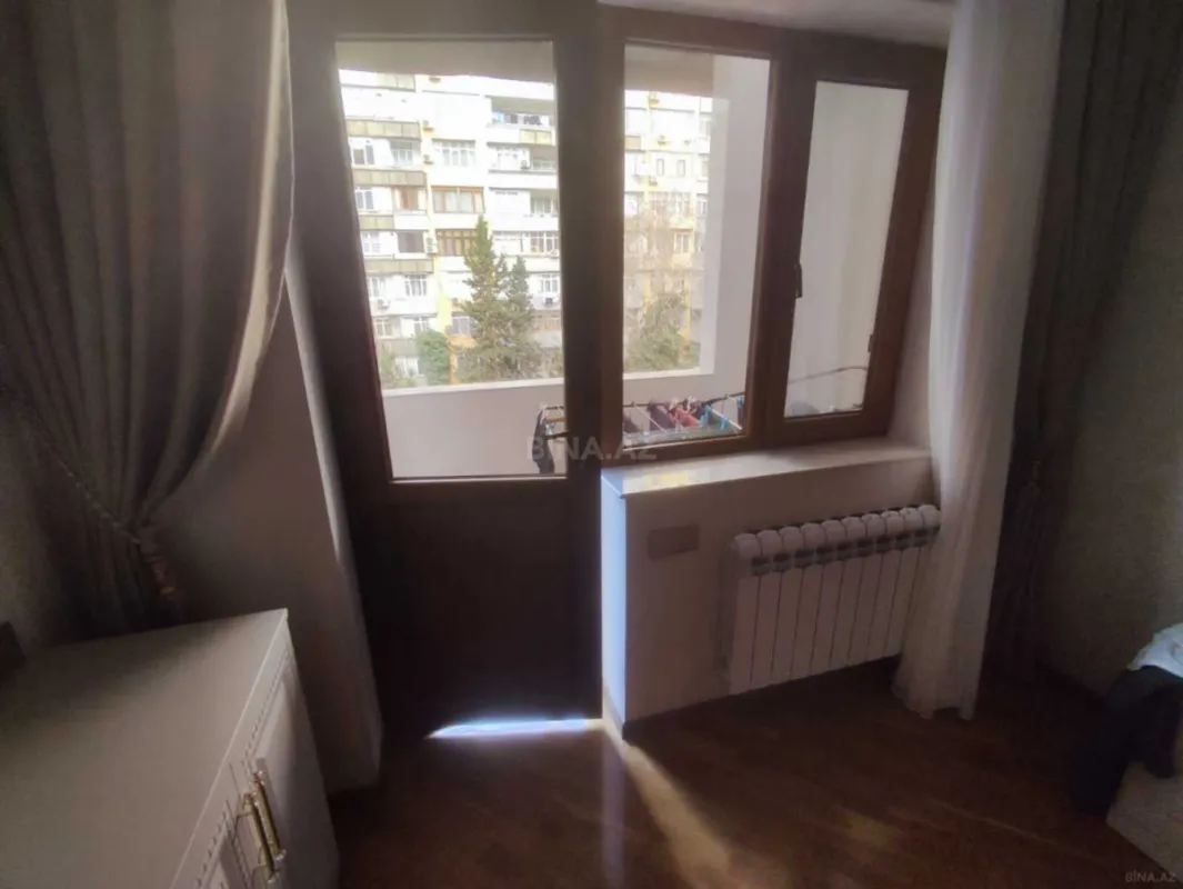 Satılır 3 otaqlı mənzil 110 m²