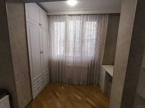 Satılır 3 otaqlı mənzil 110 m²