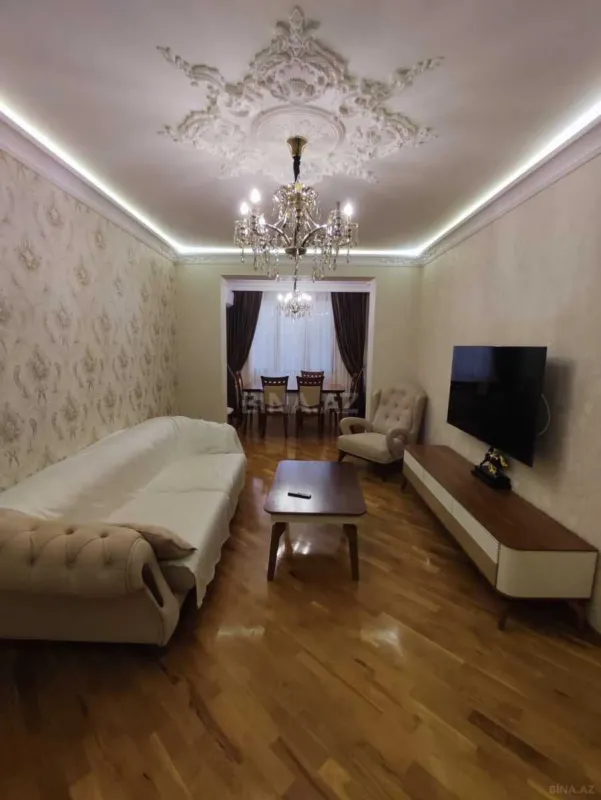 Satılır 3 otaqlı mənzil 110 m²