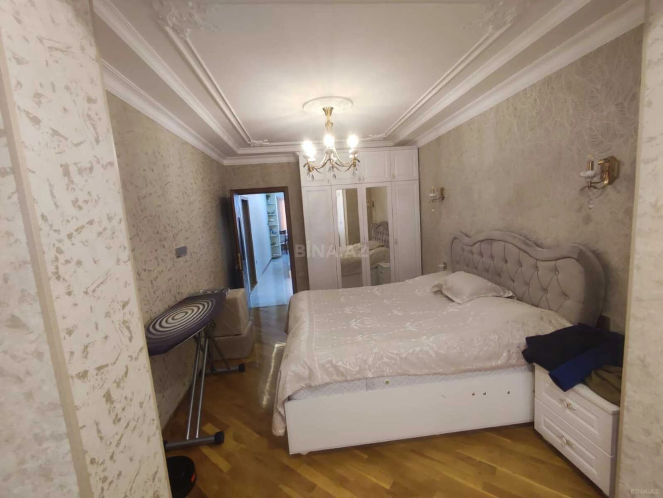 Satılır 3 otaqlı mənzil 110 m²