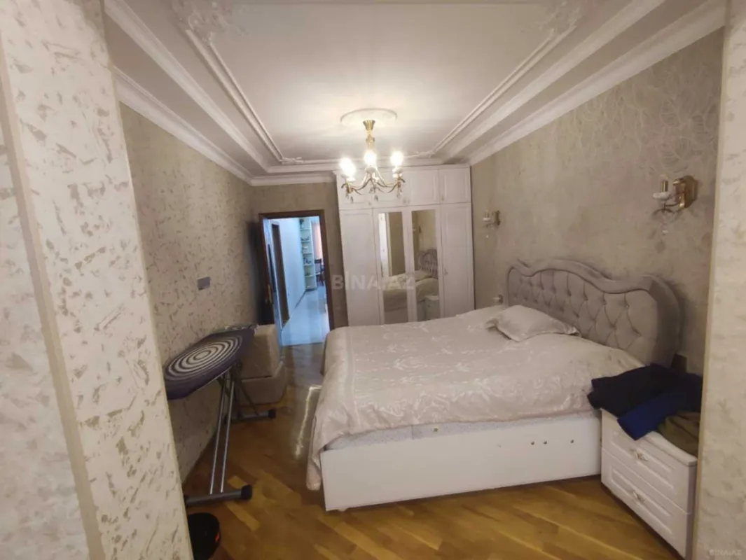 Satılır 3 otaqlı mənzil 110 m²