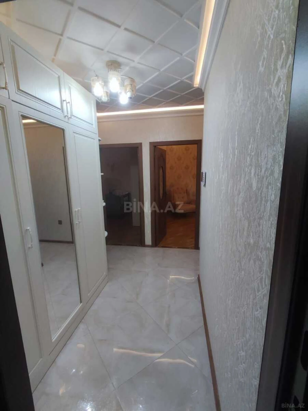 Satılır 3 otaqlı mənzil 110 m²