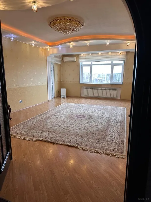 Satılır 3 otaqlı mənzil 153 m²