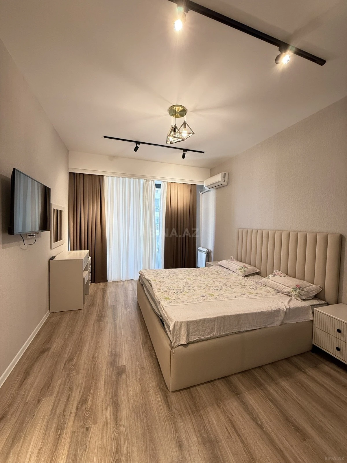 Kirayə verilir 2 otaqlı mənzil 65 m²