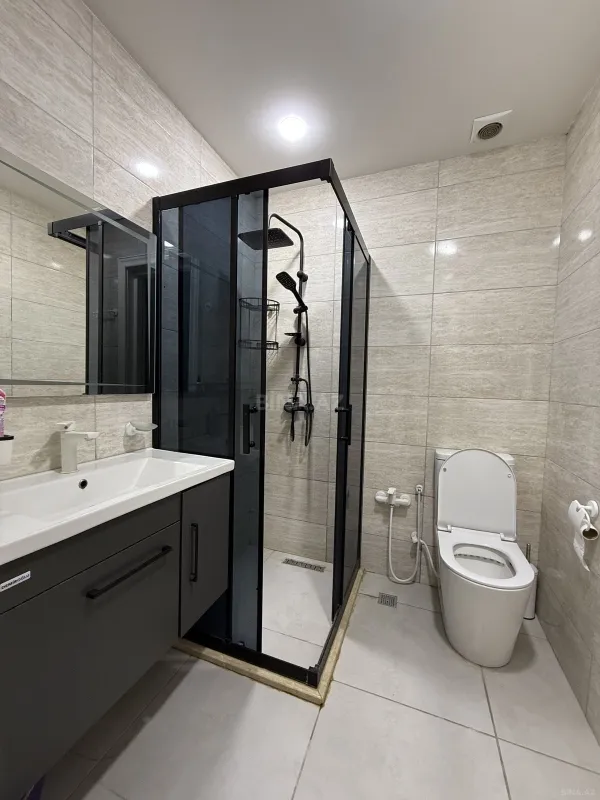 Kirayə verilir 2 otaqlı mənzil 65 m²
