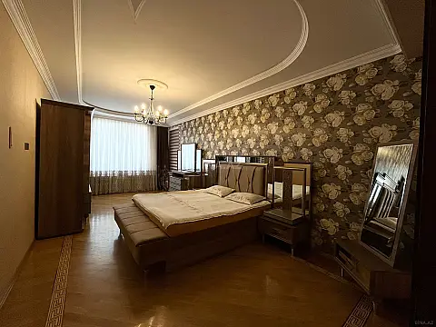 Satılır 4 otaqlı mənzil 167 m²