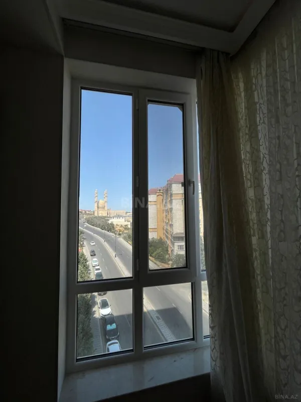 Satılır 4 otaqlı mənzil 167 m²