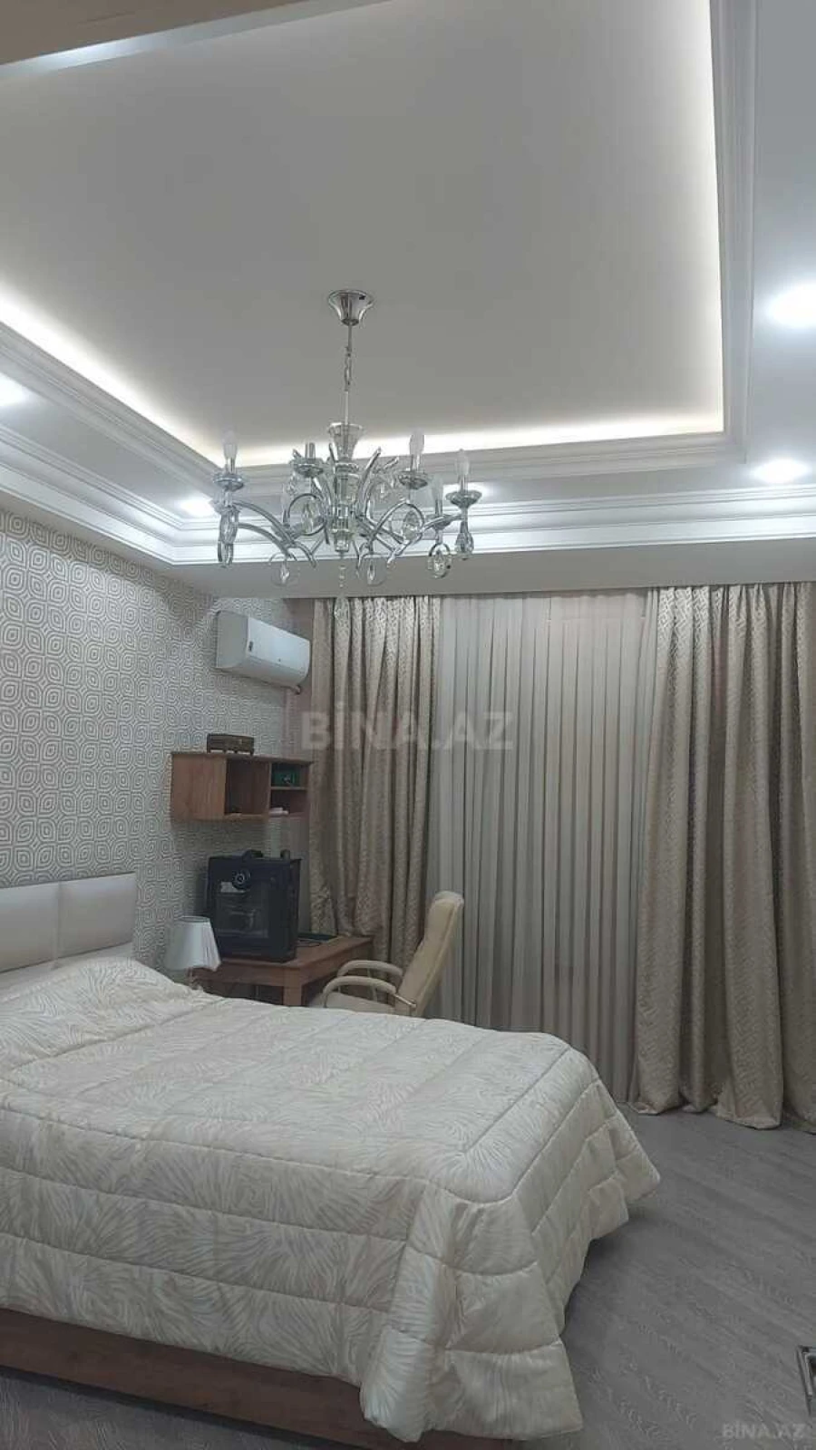 Satılır 3 otaqlı mənzil 134 m²