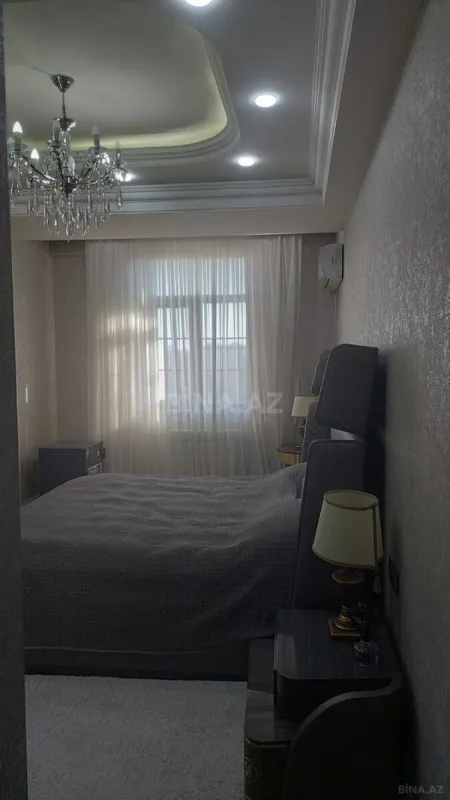 Satılır 3 otaqlı mənzil 134 m²