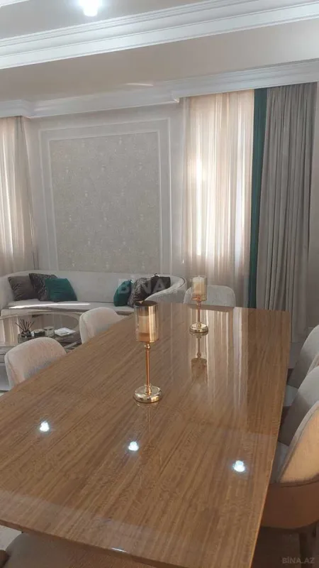 Satılır 3 otaqlı mənzil 134 m²