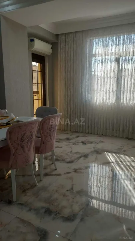 Satılır 3 otaqlı mənzil 134 m²