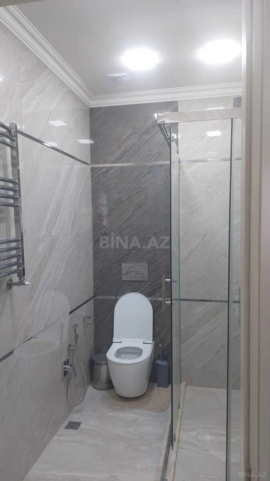Satılır 3 otaqlı mənzil 134 m²