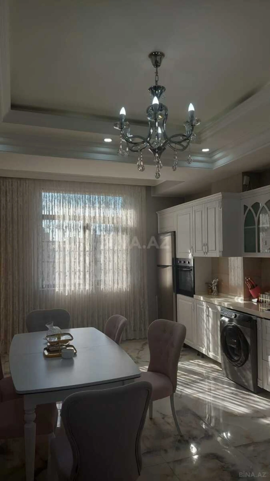 Satılır 3 otaqlı mənzil 134 m²