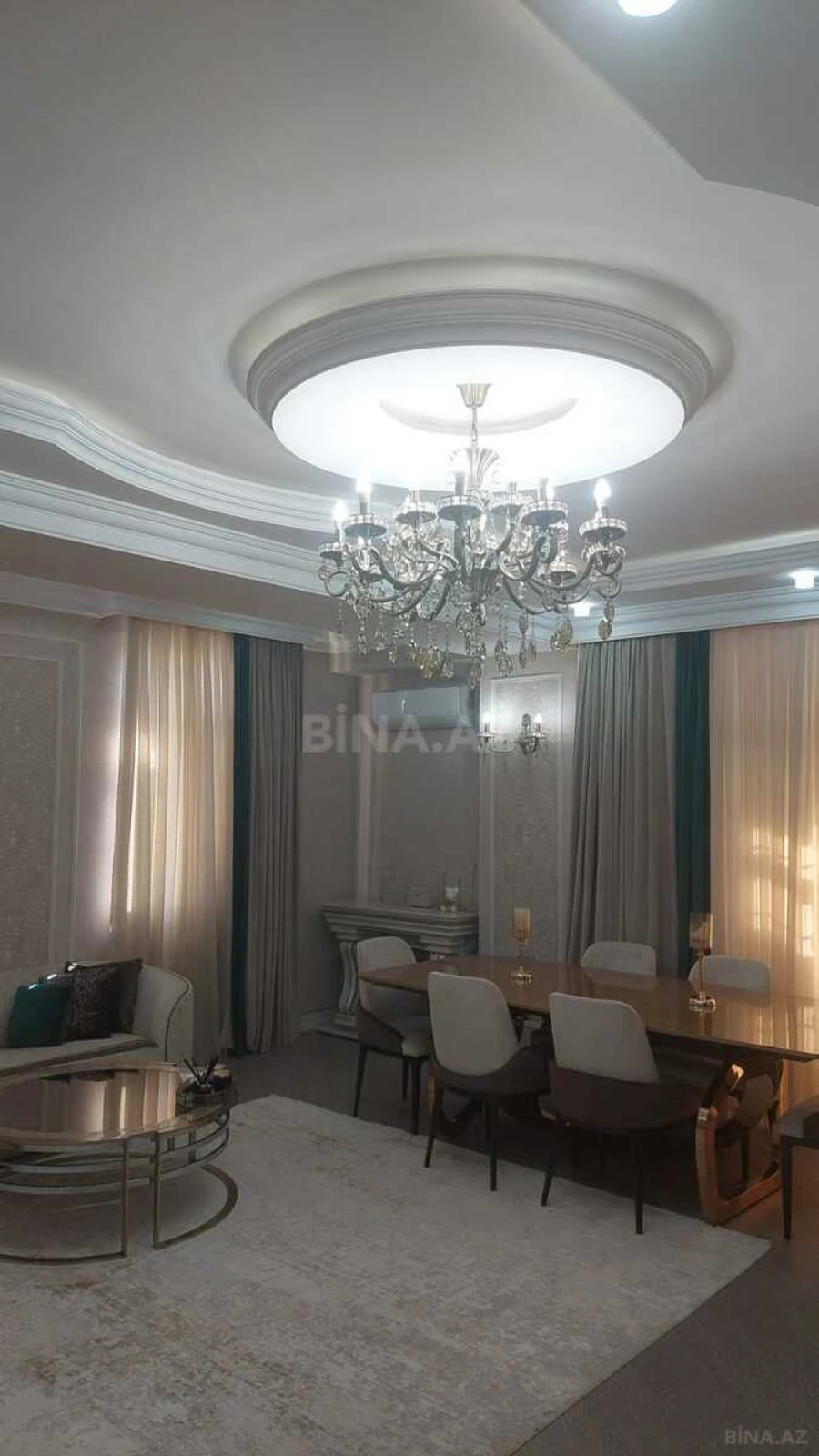 Satılır 3 otaqlı mənzil 134 m²