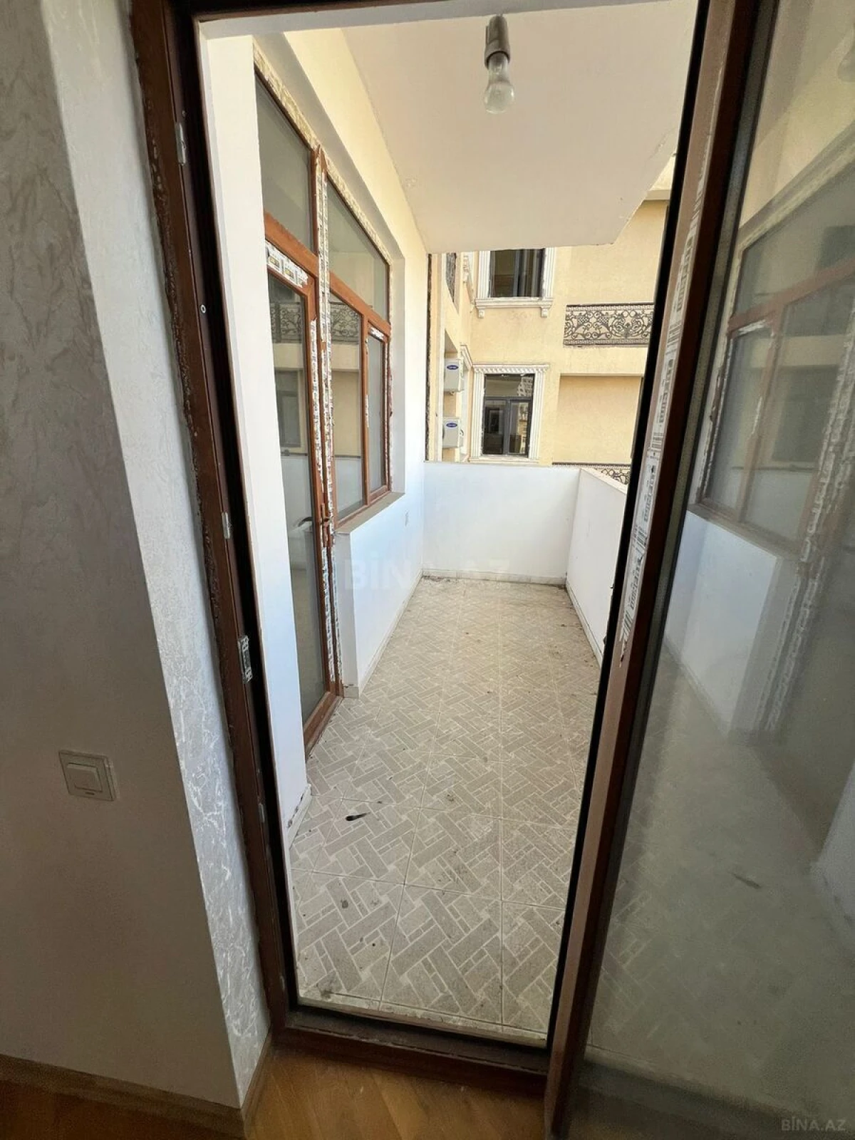 Satılır 3 otaqlı mənzil 158 m²