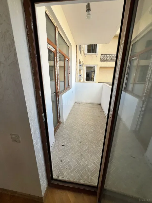 Satılır 3 otaqlı mənzil 158 m²
