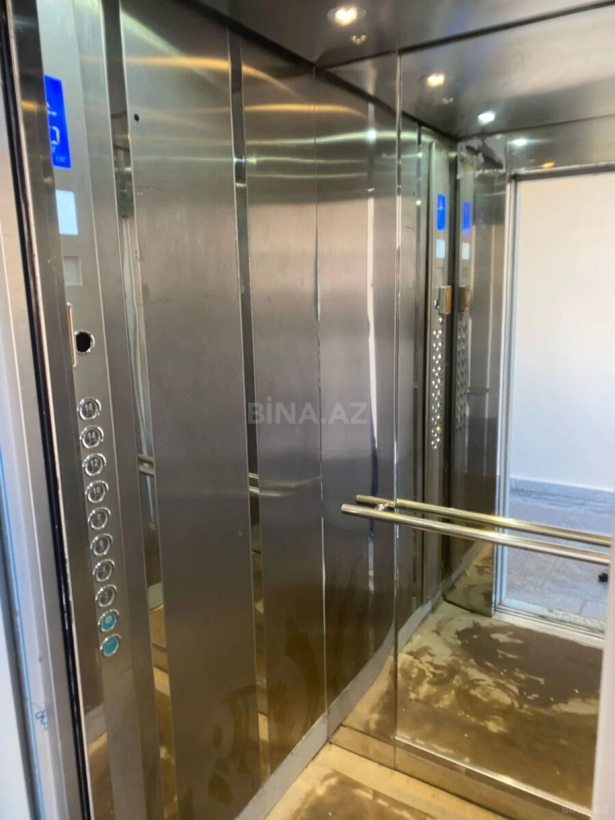 Satılır 3 otaqlı mənzil 158 m²