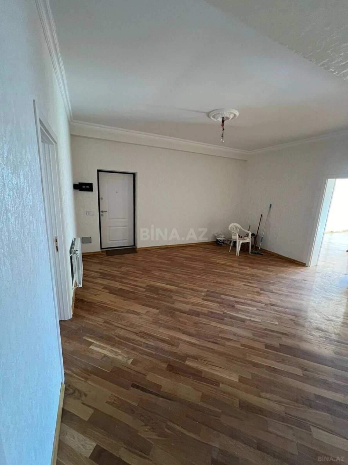Satılır 3 otaqlı mənzil 158 m²