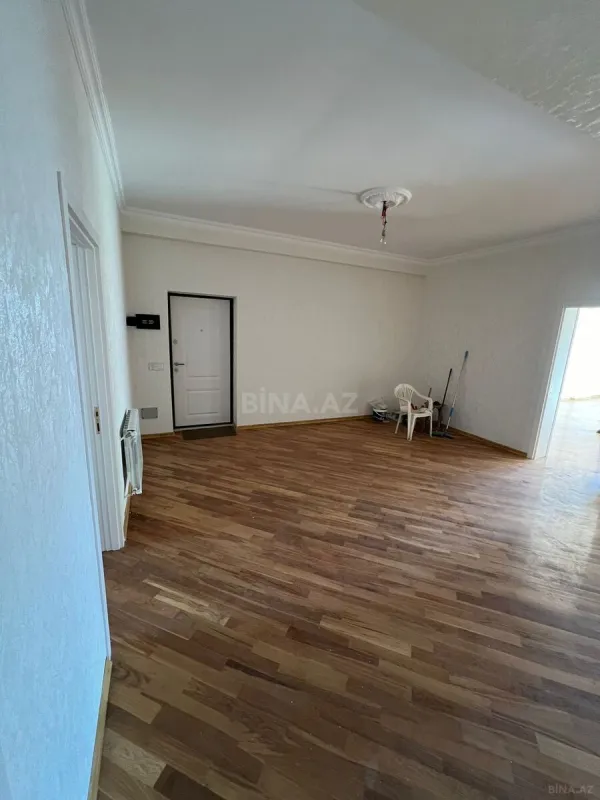 Satılır 3 otaqlı mənzil 158 m²