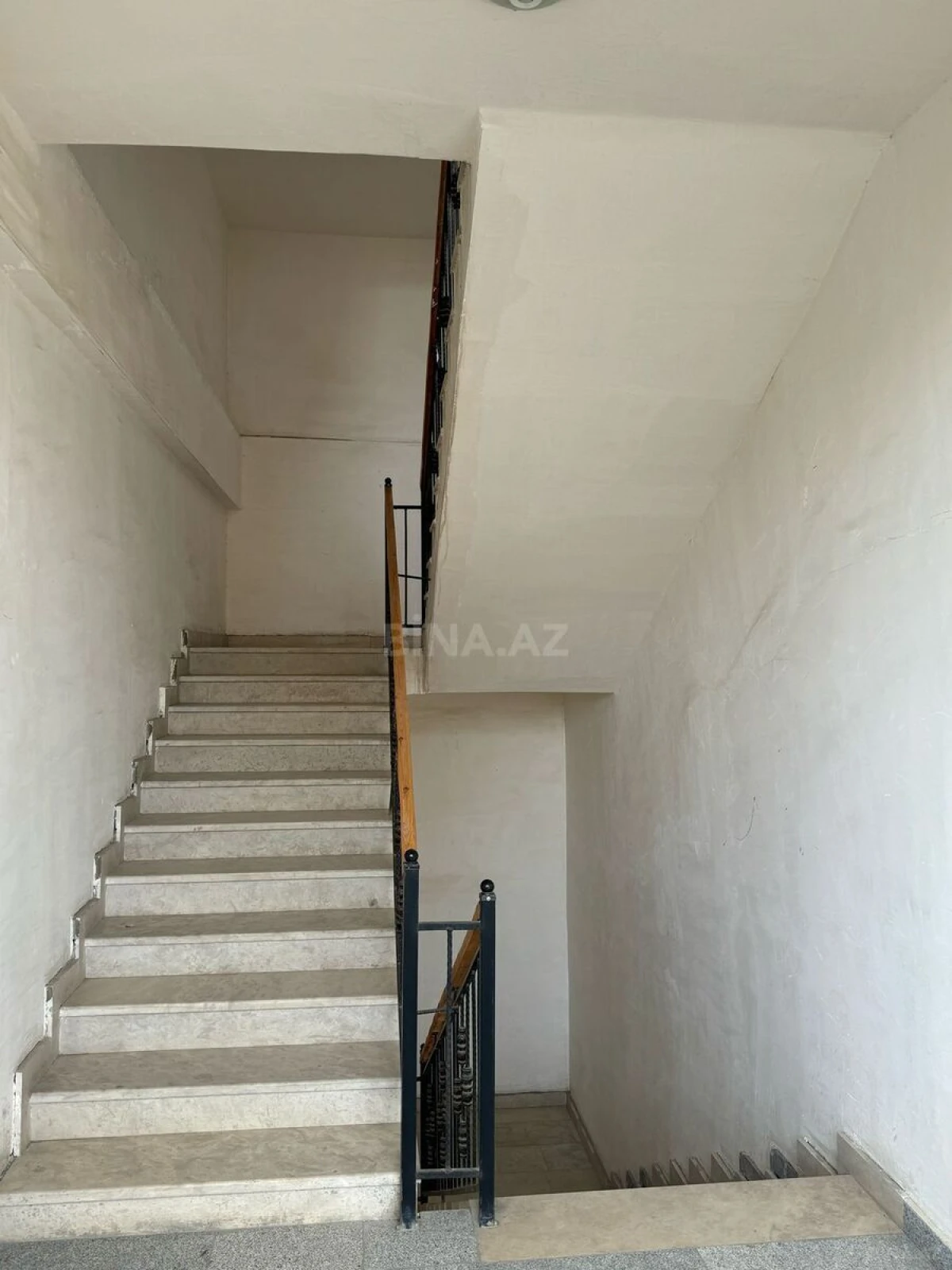 Satılır 3 otaqlı mənzil 158 m²