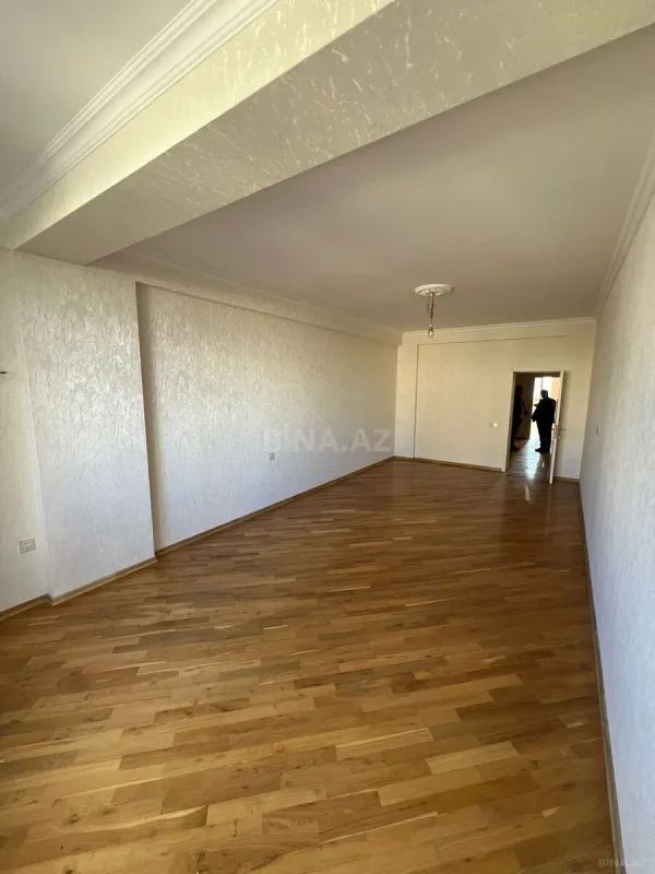Satılır 3 otaqlı mənzil 158 m²