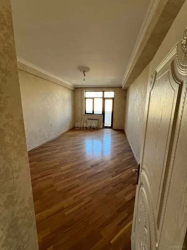 Satılır 3 otaqlı mənzil 158 m²