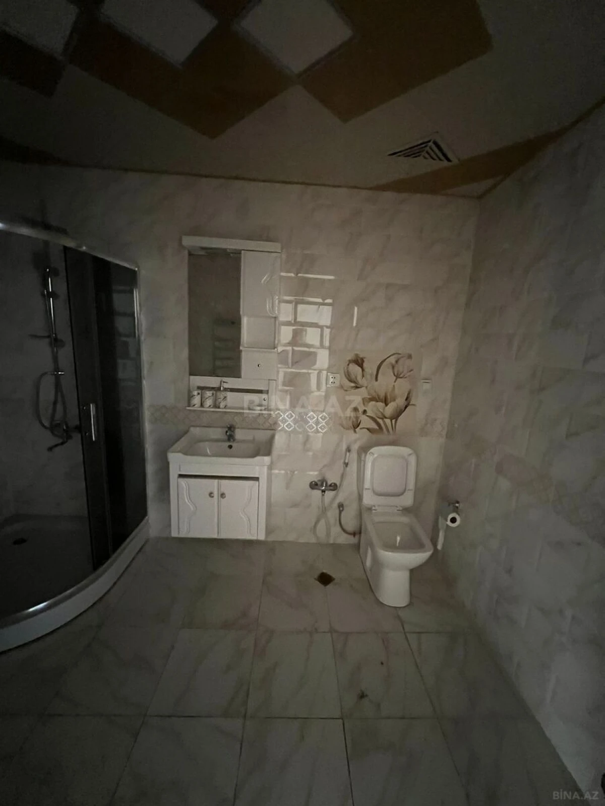 Satılır 3 otaqlı mənzil 158 m²