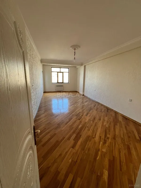 Satılır 3 otaqlı mənzil 158 m²